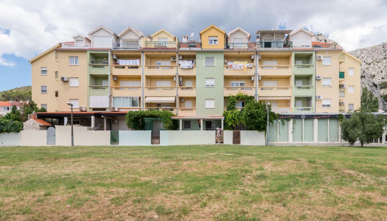Appartement Natali à Omiš Extérieur photo