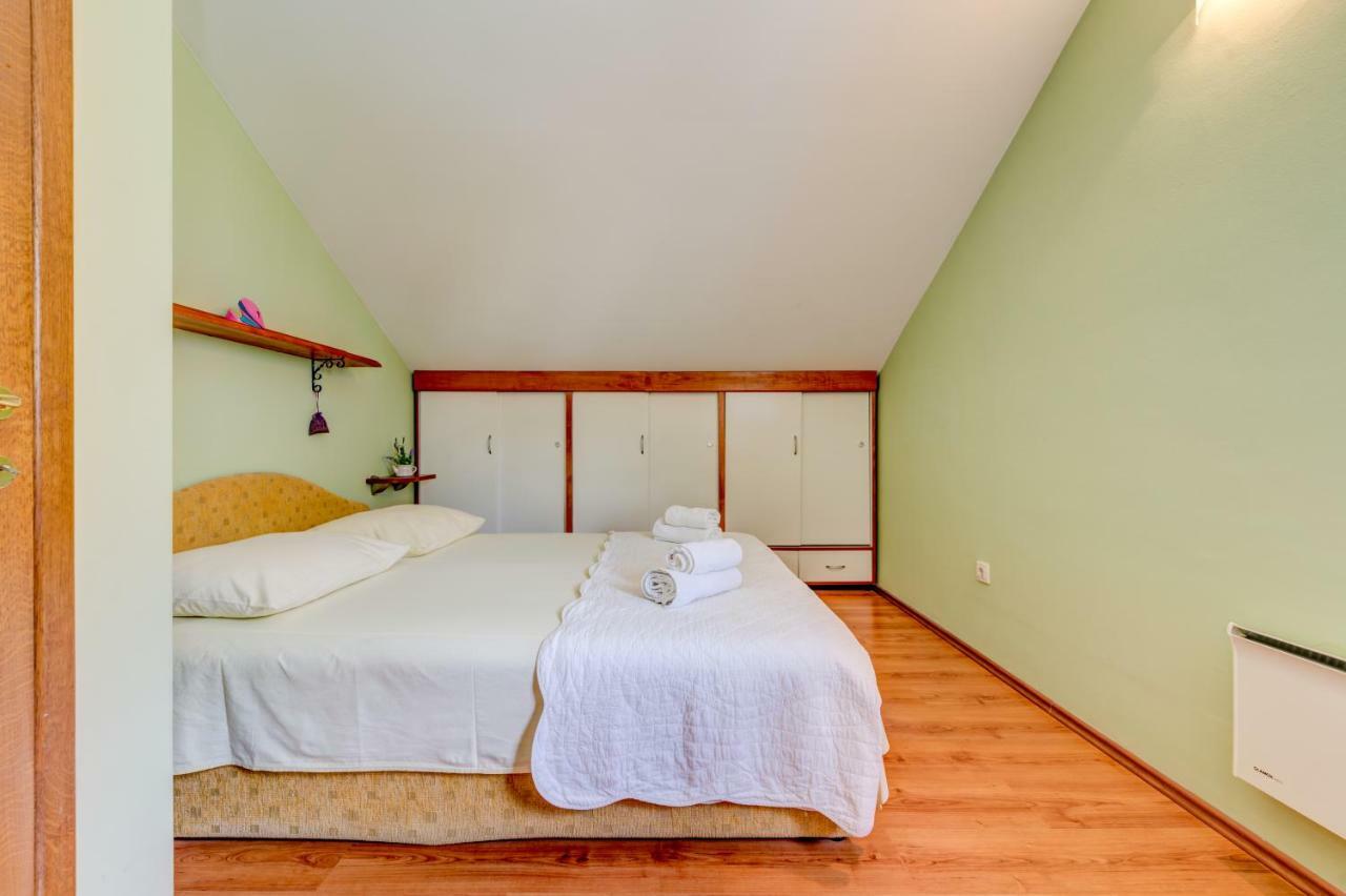 Appartement Natali à Omiš Extérieur photo