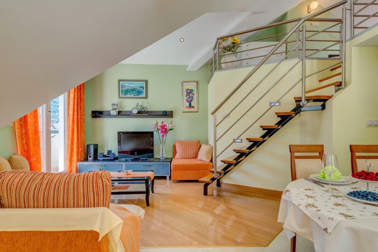 Appartement Natali à Omiš Extérieur photo