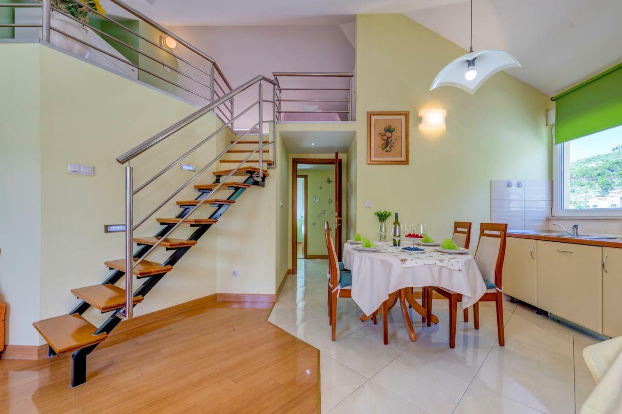 Appartement Natali à Omiš Extérieur photo