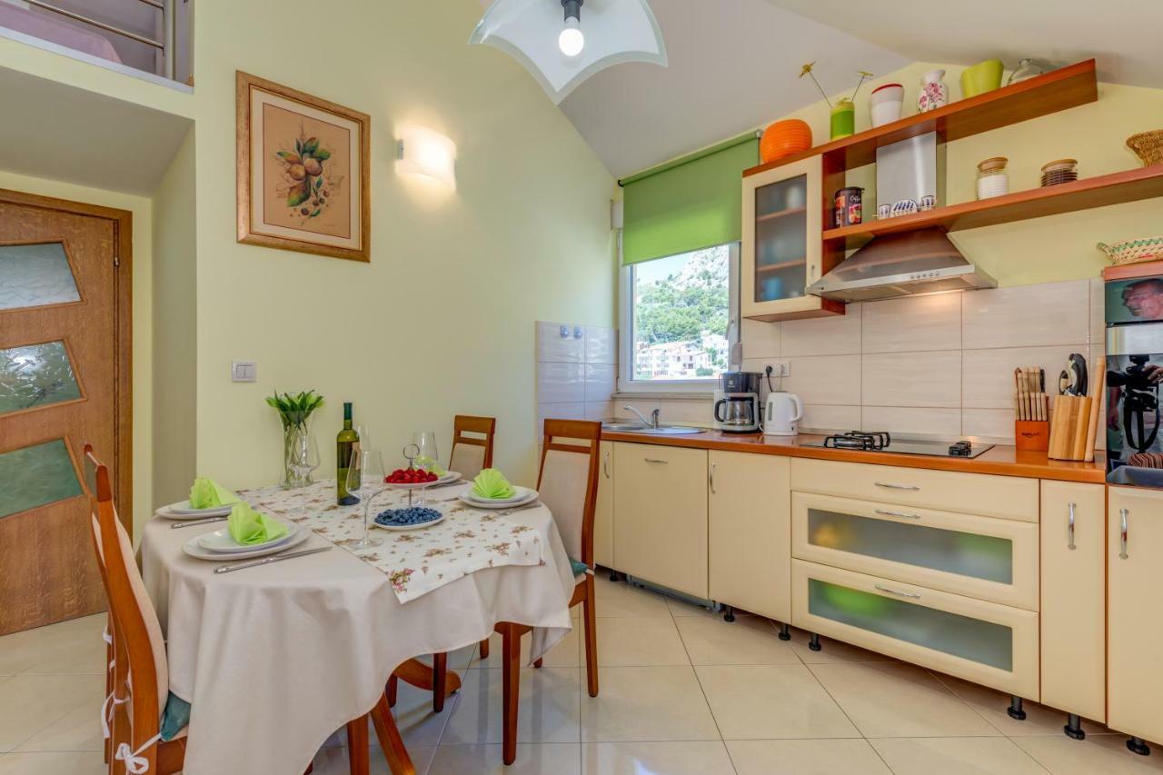 Appartement Natali à Omiš Extérieur photo